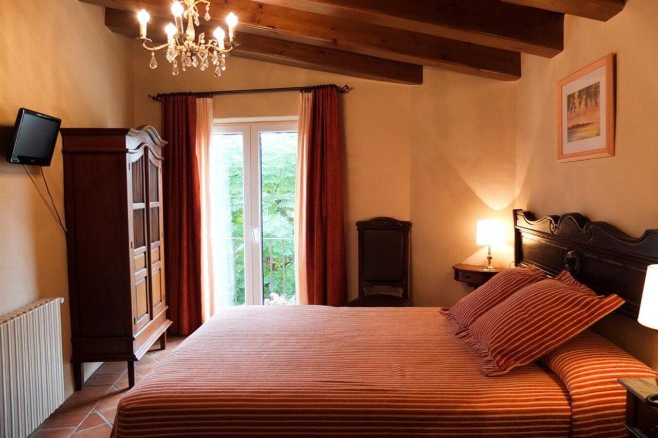 Hotel Sant Feliu Sant Feliu de Boada ภายนอก รูปภาพ