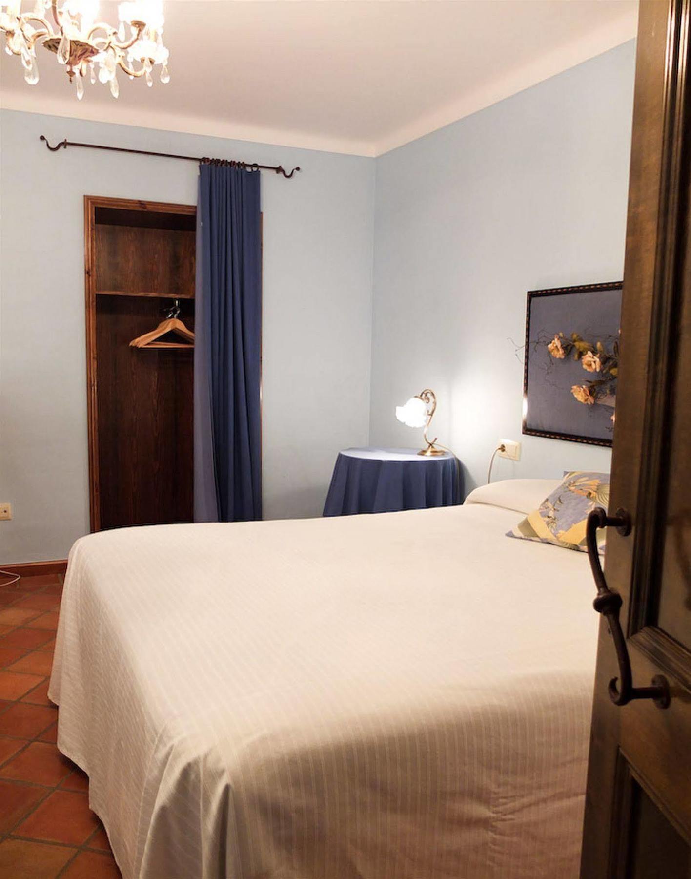 Hotel Sant Feliu Sant Feliu de Boada ภายนอก รูปภาพ