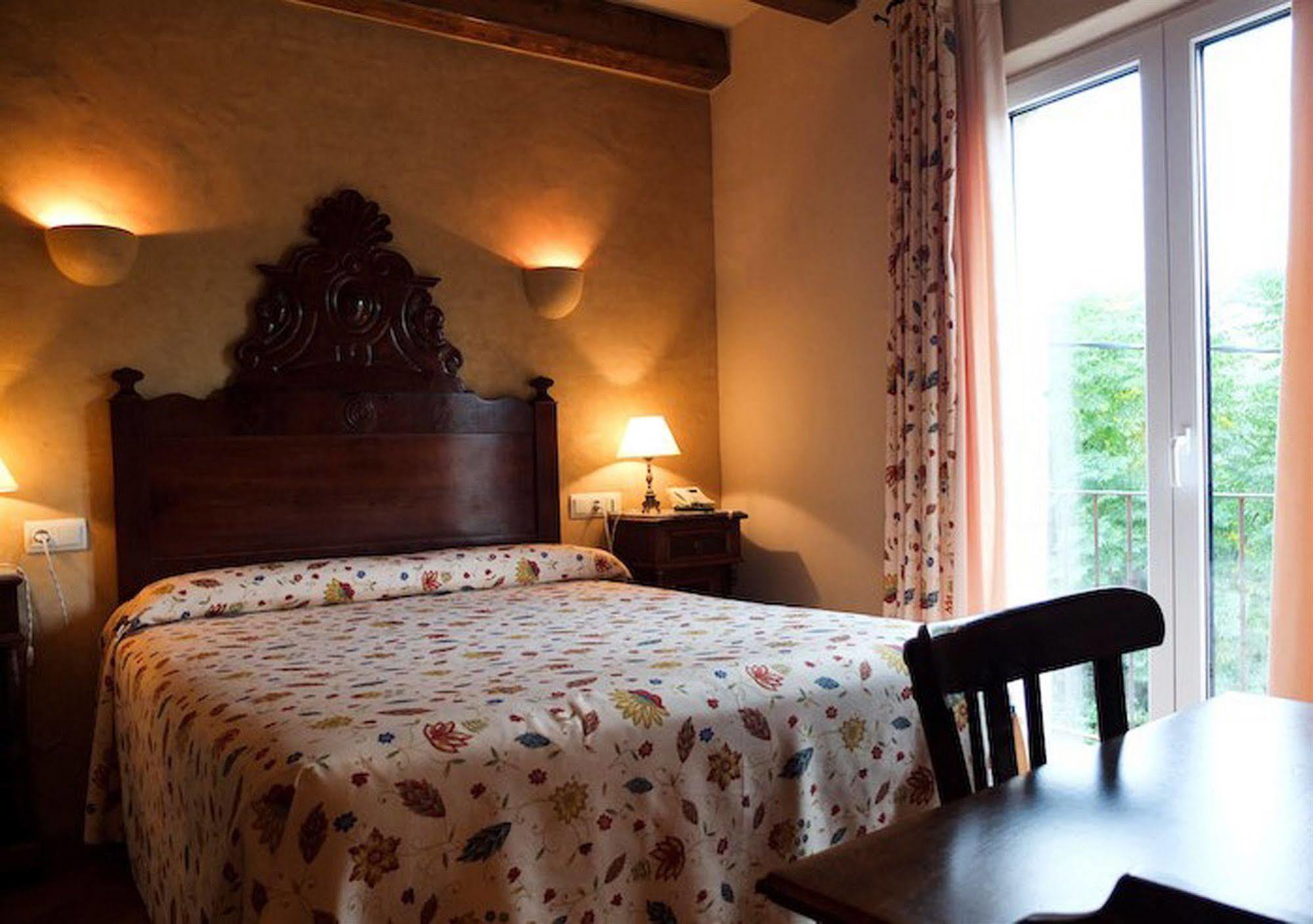 Hotel Sant Feliu Sant Feliu de Boada ภายนอก รูปภาพ